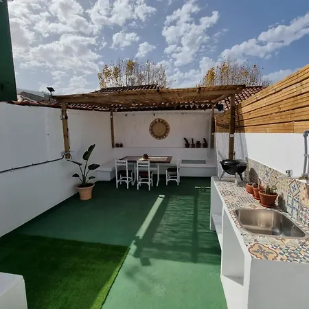 Hogar Tranquilo: Casa Tata 라오로타바